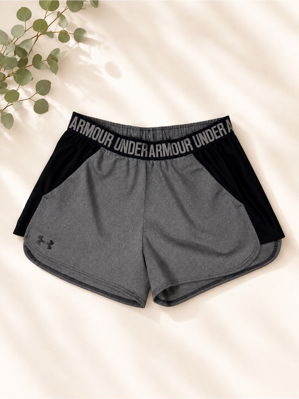 Under Armour HeatGear Gray Running Shorts Small